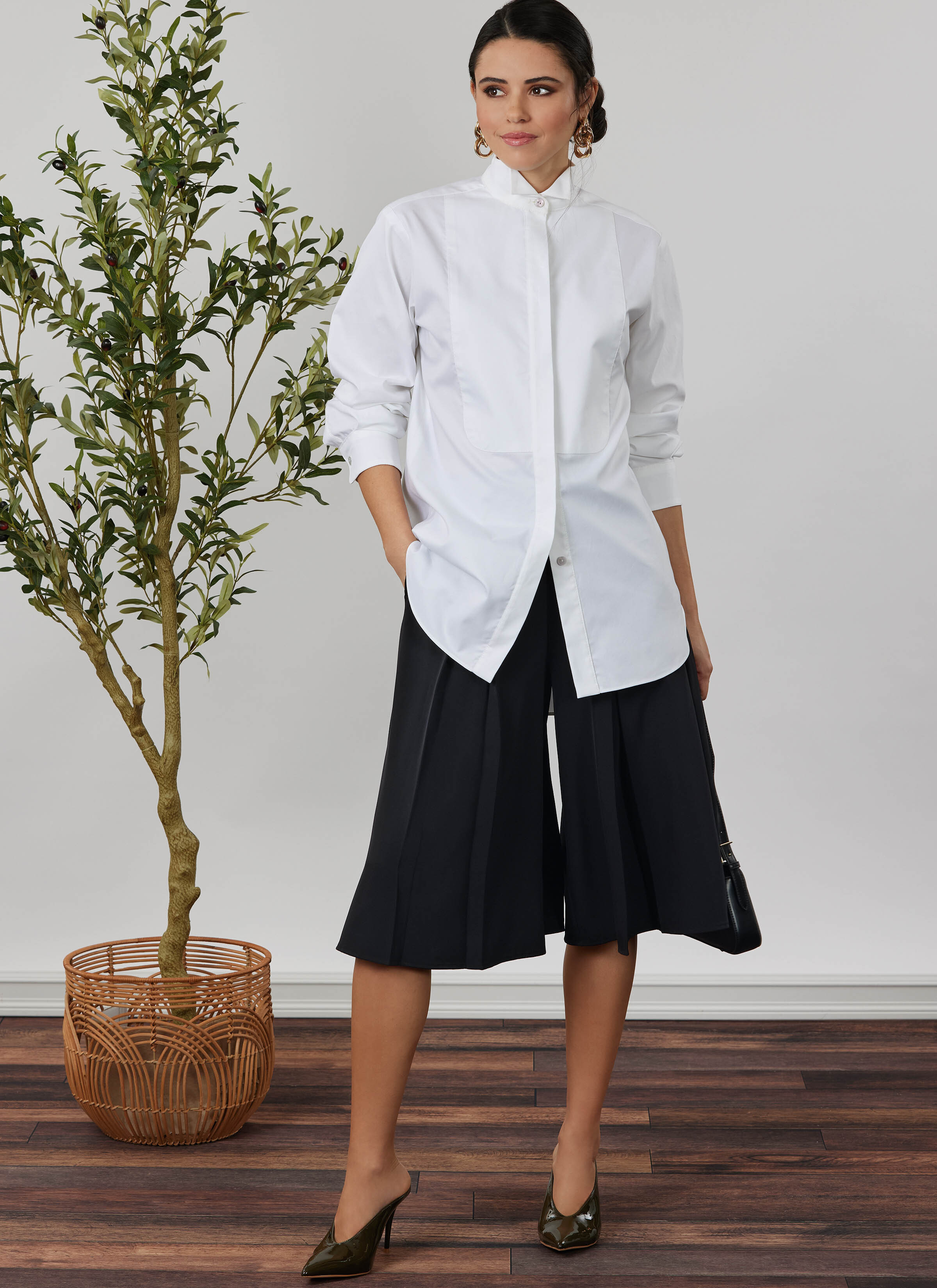 Simplicity S3232 | Womans White Button Down Shirt